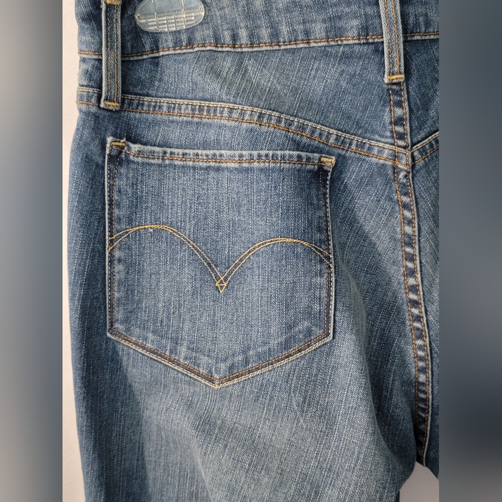 NWT Levi's Classic Straight Leg Jeans Size 31x32 - Picture 9 of 14